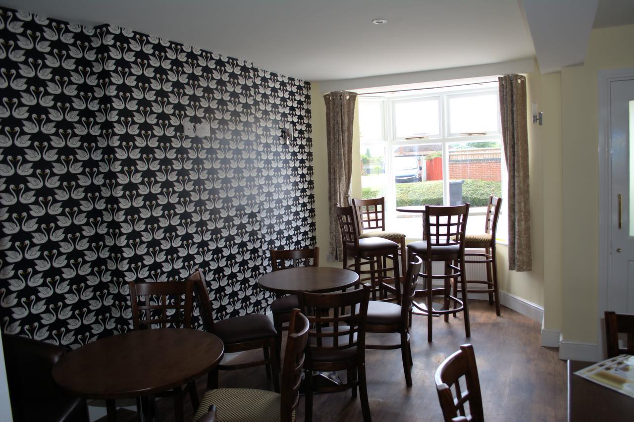 Hotel The Swan @Old Stratford Milton Keynes Exterior foto